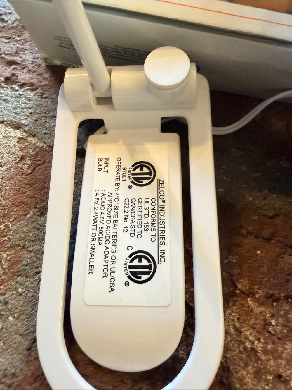The Itty Bitty Book Light 1980's Zelco White Vintage Reading Lamp TESTED WORKS - Picture 10 of 16